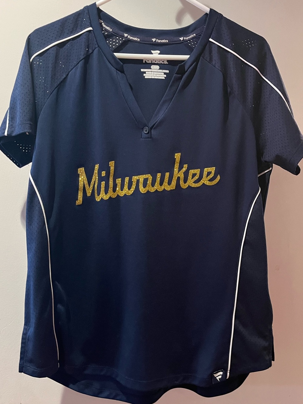 Fanatics woman's Milwaukee Brewers Navy Glitter Script Short-Sleeve Top
